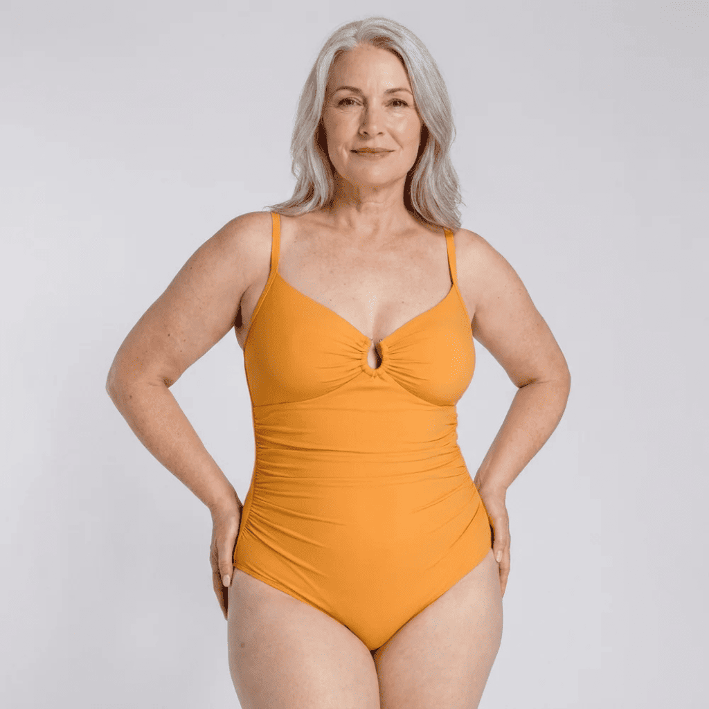 GlowSculpte™ — Redécouvrez le plaisir de vous sentir belle en maillot.